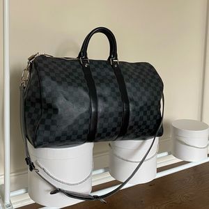 Louis Vuitton man luggage / classic black color